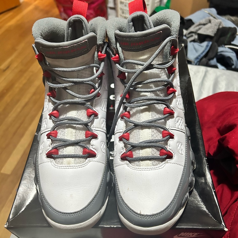 Fire red Jordan 9’s good condition size 8 and a half men 10 in women